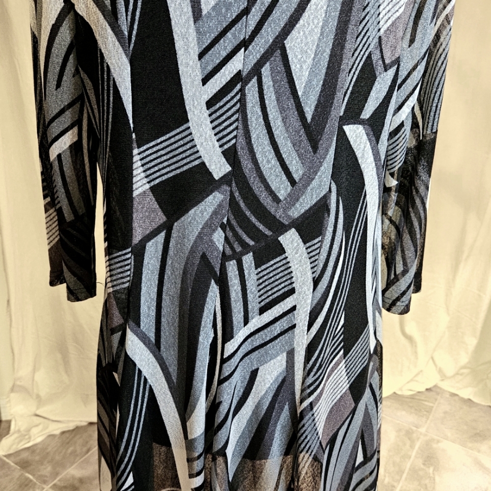 Creations Printed Black and White Mess Cardigan with 3" quarter inch sle… - Picture 9 of 12